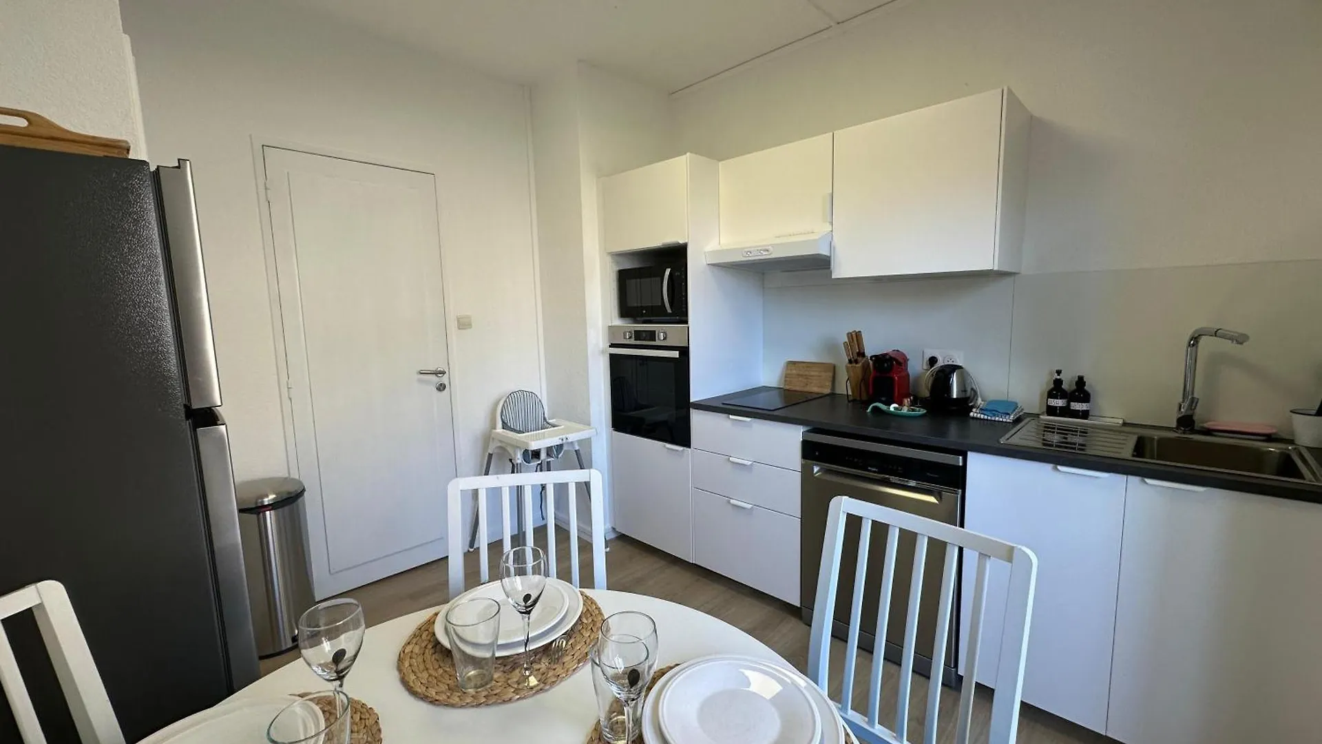 L'Etape Aixoise - Appartement Climatise Terrasse Parking Centre Ville Rotonde Cours Mirabeau Allees Provencales Αιξ-αν-Προβάνς